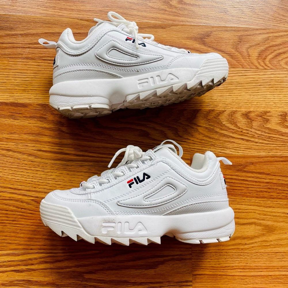 White FILA chunky 90s shoes